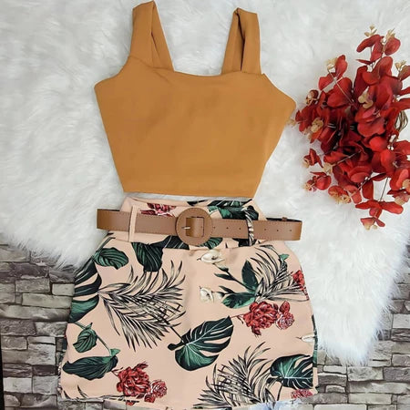 Conjuntinho Curve Fit ( Blusa Cropped + Short Saia e Cinto )